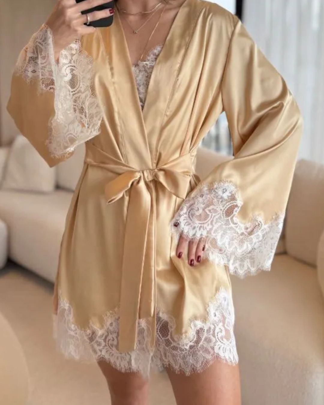 Conjunto Champagne Nuit Baby-Doll e Robe em Cetim e Renda