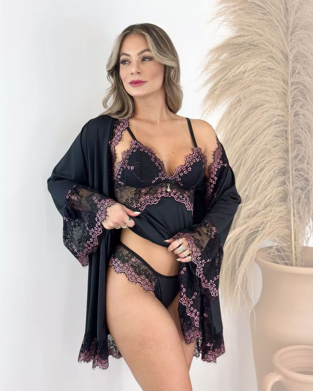 Conjunto La Vie Est Belle - Camisola + Robe e Calcinha
