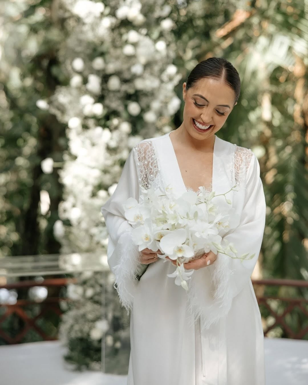 Robe Midi Cetim Lune Blanche em Plumas e Pérola