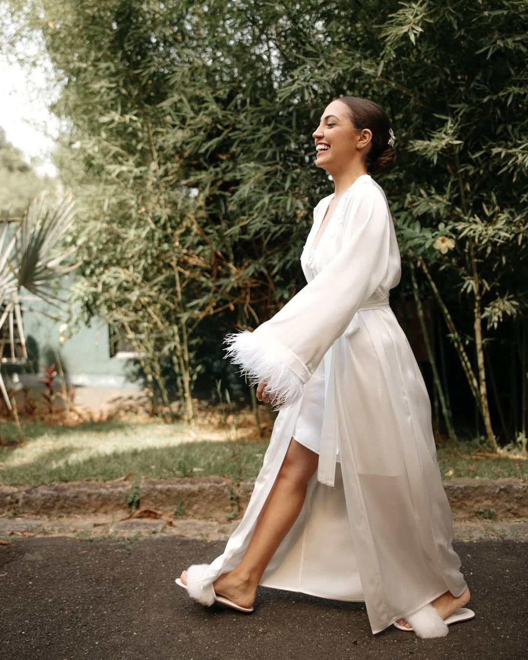 Robe Midi Cetim Lune Blanche em Plumas e Pérola