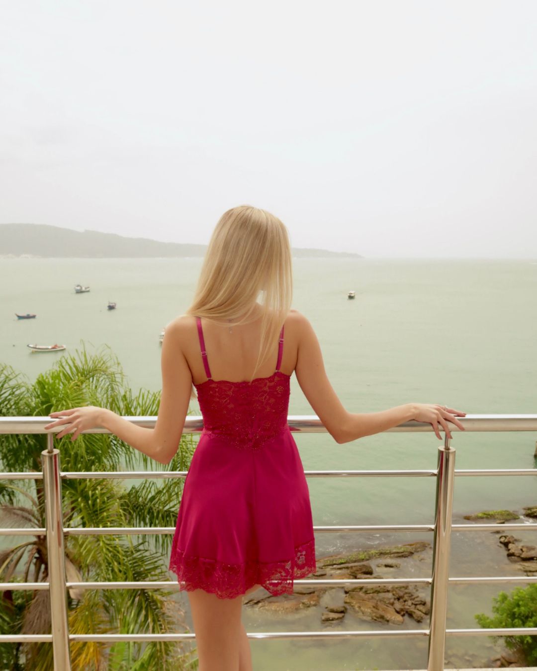 Conjunto Euphoria - Camisola, Robe e Calcinha