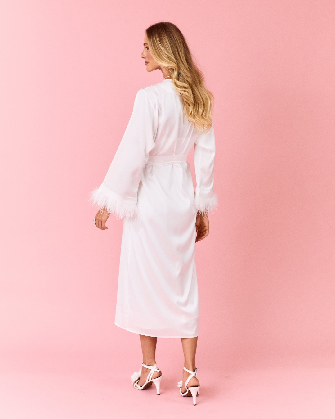Robe Midi Cetim Lune Blanche em Plumas e Pérola